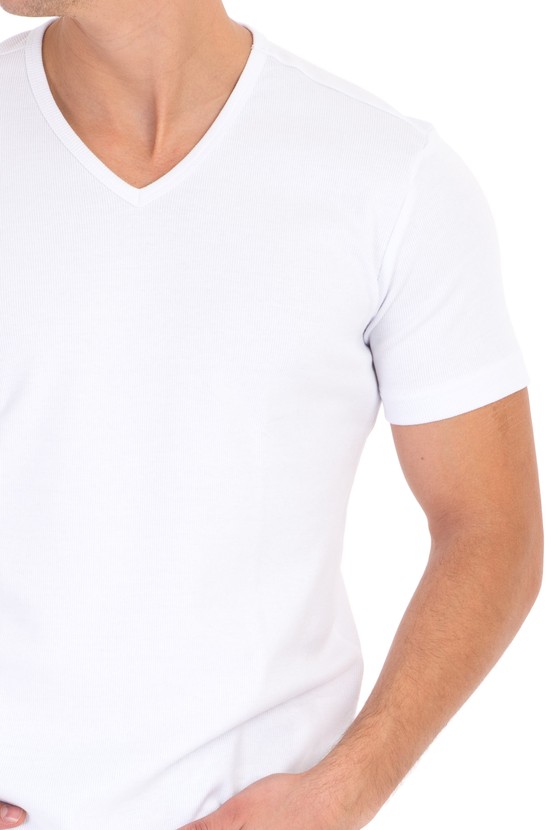 Erkek Giyim - V Yaka Süper Slim Fit Tişört