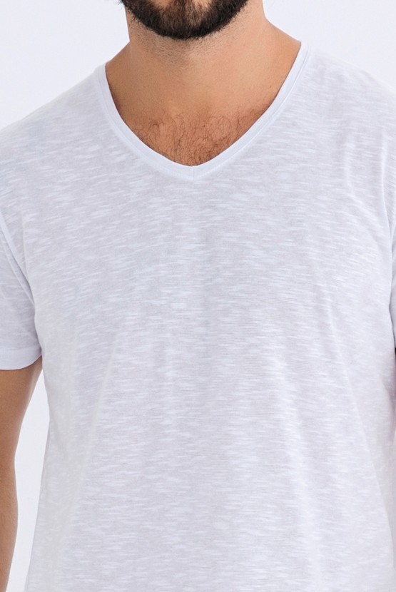 Erkek Giyim - V Yaka Slim Fit Tişört