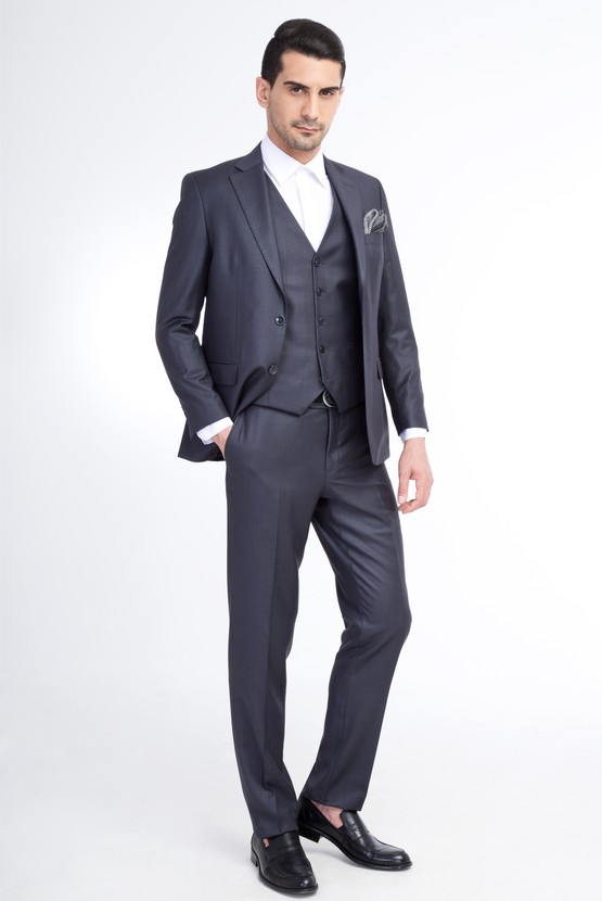 Erkek Giyim - Yelekli Klasik Takım Elbise