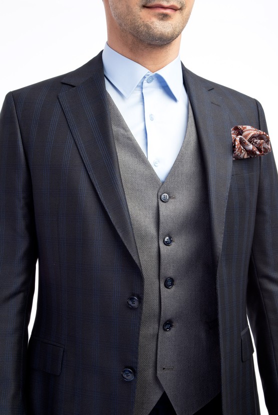 Erkek Giyim - Yelekli Kombinli Desenli Takım Elbise