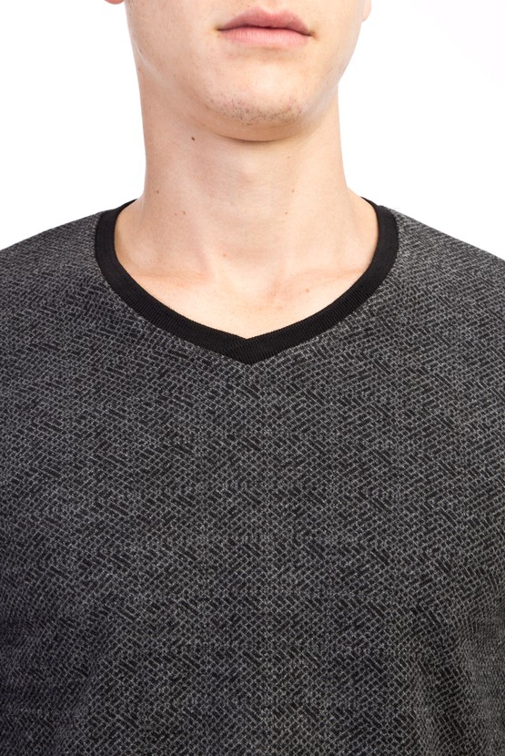 Erkek Giyim - V Yaka Slim Fit Desenli Sweatshirt