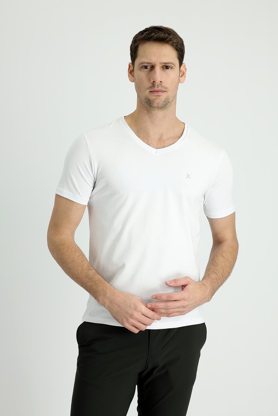 Erkek Giyim - V Yaka Slim Fit Dar Kesim Pamuklu Tişört