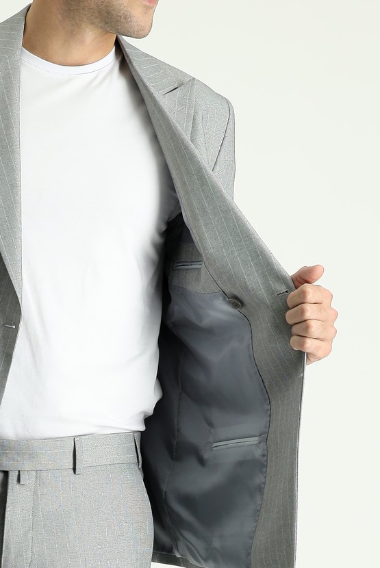 Erkek Giyim - Slim Fit Kruvaze Çizgili Takım Elbise