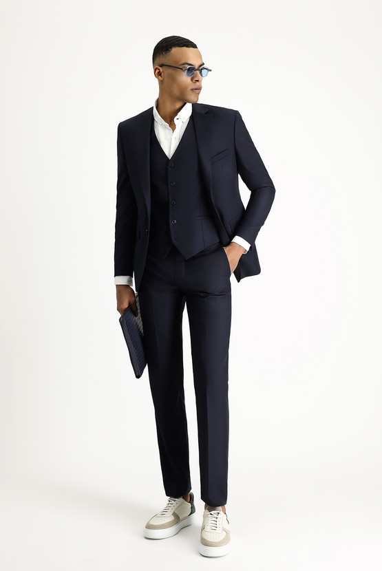Erkek Giyim - Slim Fit Dar Kesim Yelekli Klasik Takım Elbise